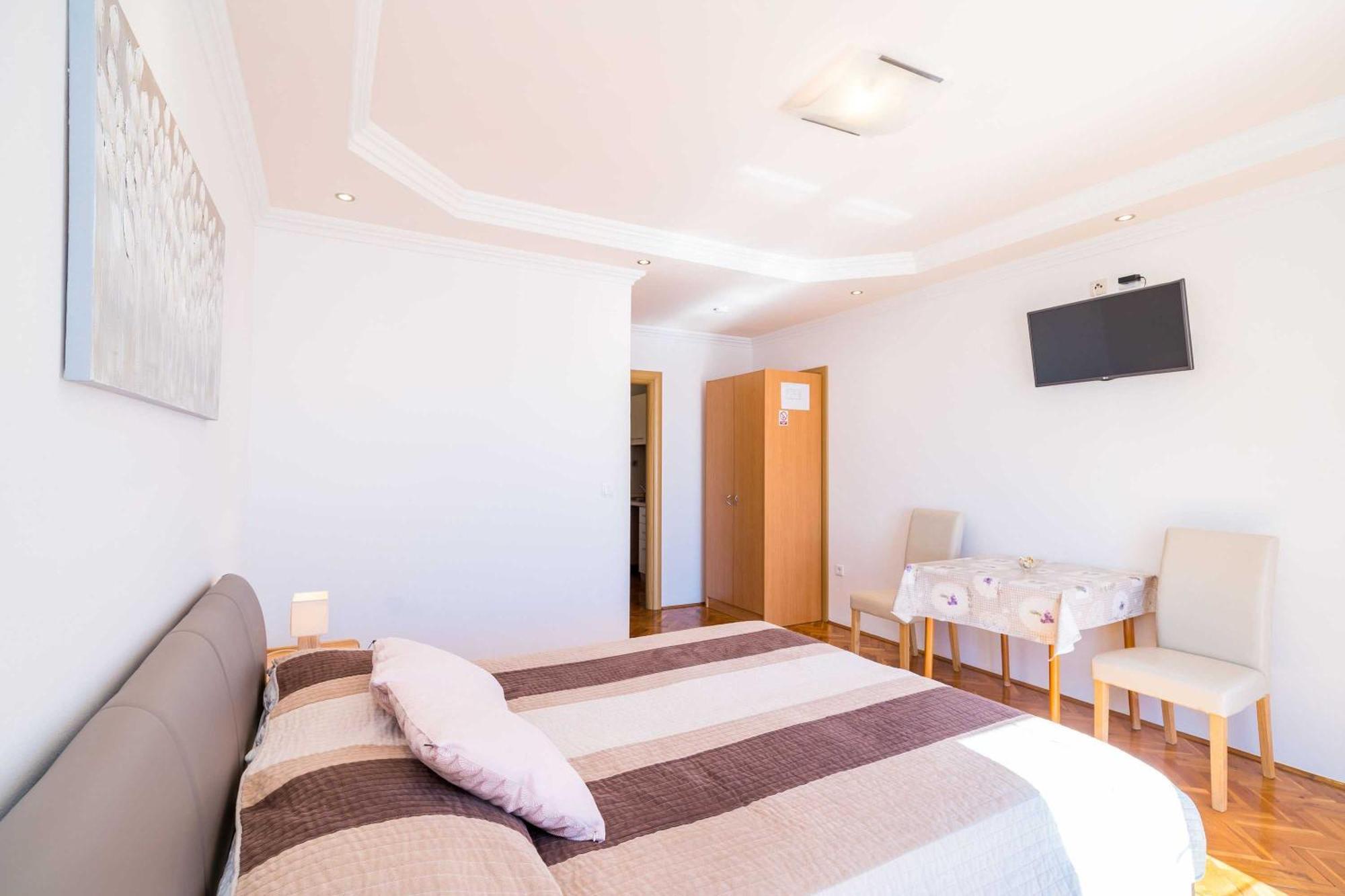 Apartment Marnic *